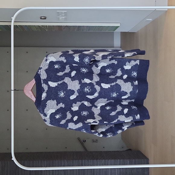 Patterned Sweater - Picture 5 of 5